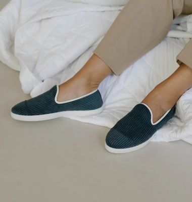 Plain corduroy fur slippers