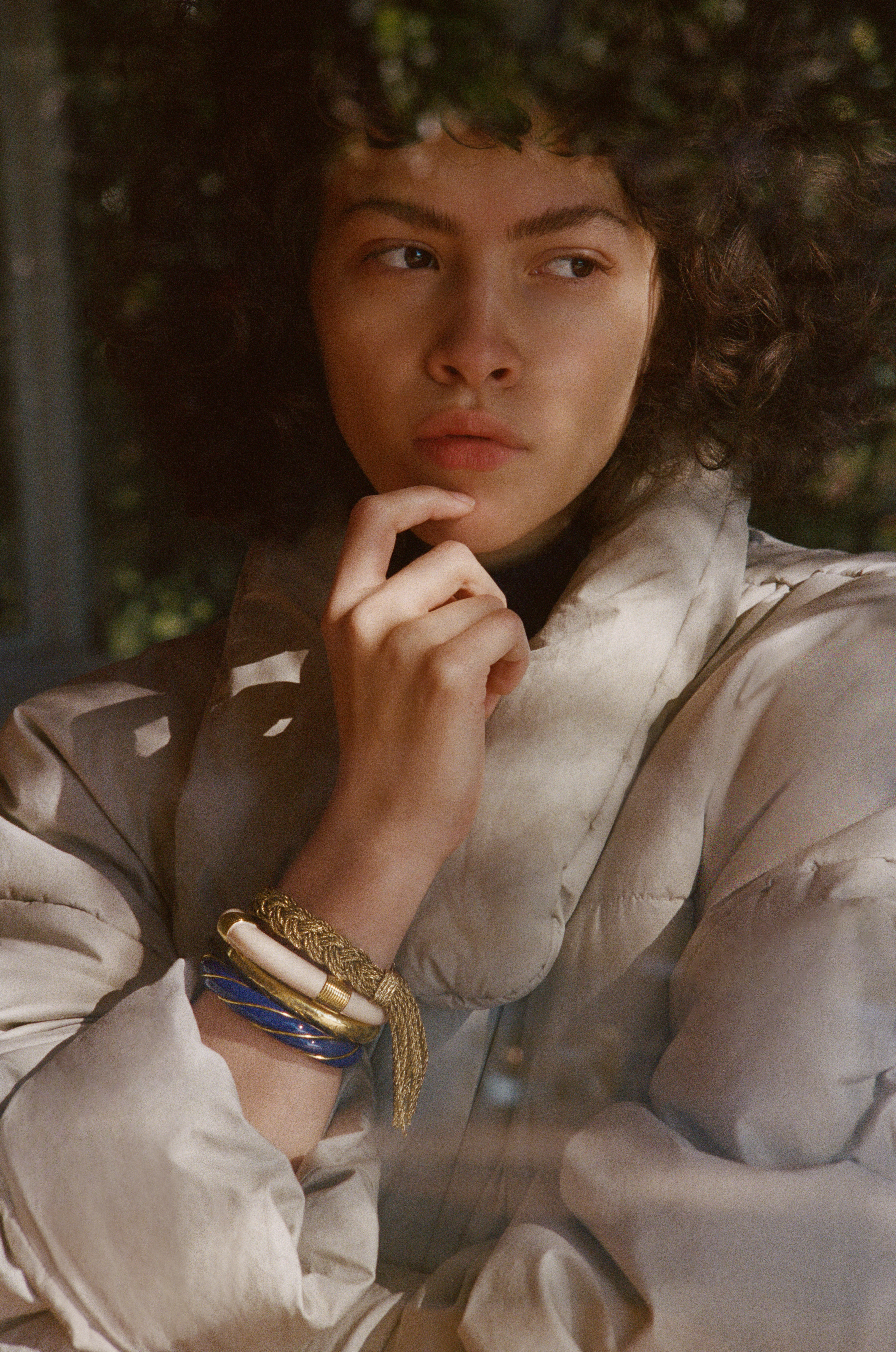Diana resin and gold plated twisted bangle bracelet - Aurélie Bidermann