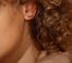 Boucles d'oreilles puces plaqué or et laque Lumi - Bangle Up