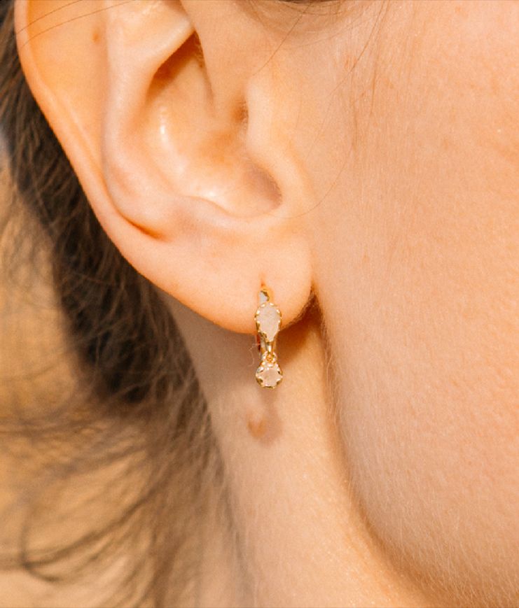 Boucles d'oreilles créoles avec pierres de lune Safra - Be Maad