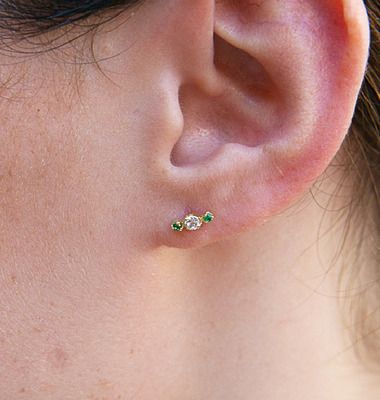 Boucles d'oreilles puces avec zircons Dori