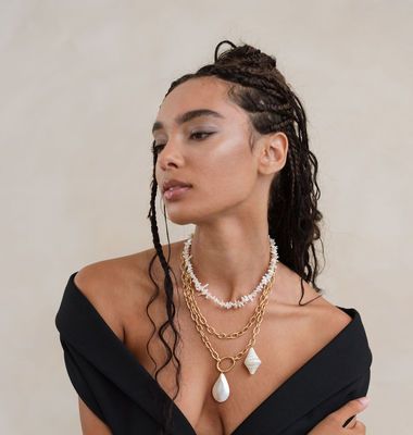 Double chain necklace with shell and cultured pearl Lexie