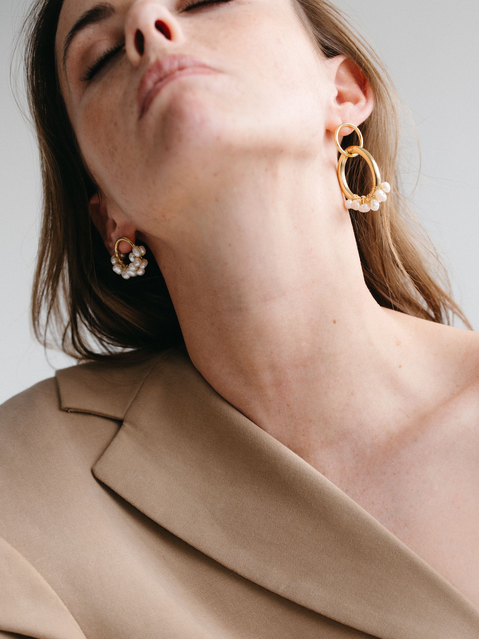 Emmie asymmetrical pendant earrings with pearls - Gisel B.