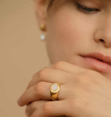 Lise size S signet ring