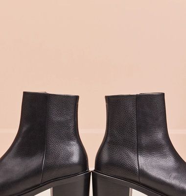 Véronique grained leather boots