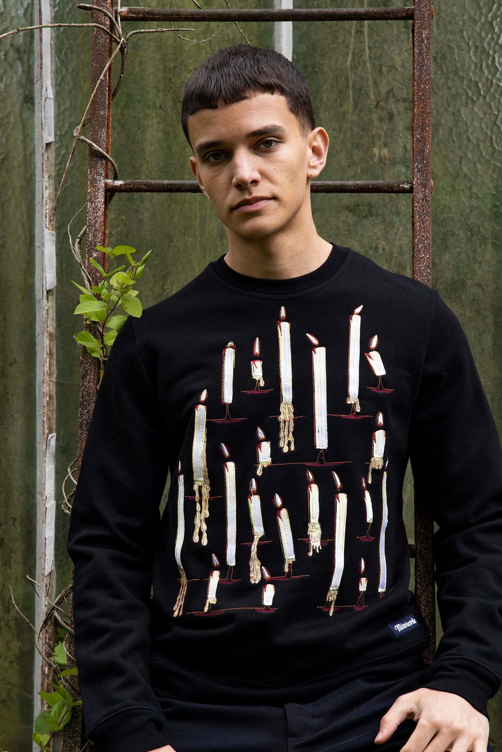 Sweatshirt mit Kerzenstickerei - Misericordia