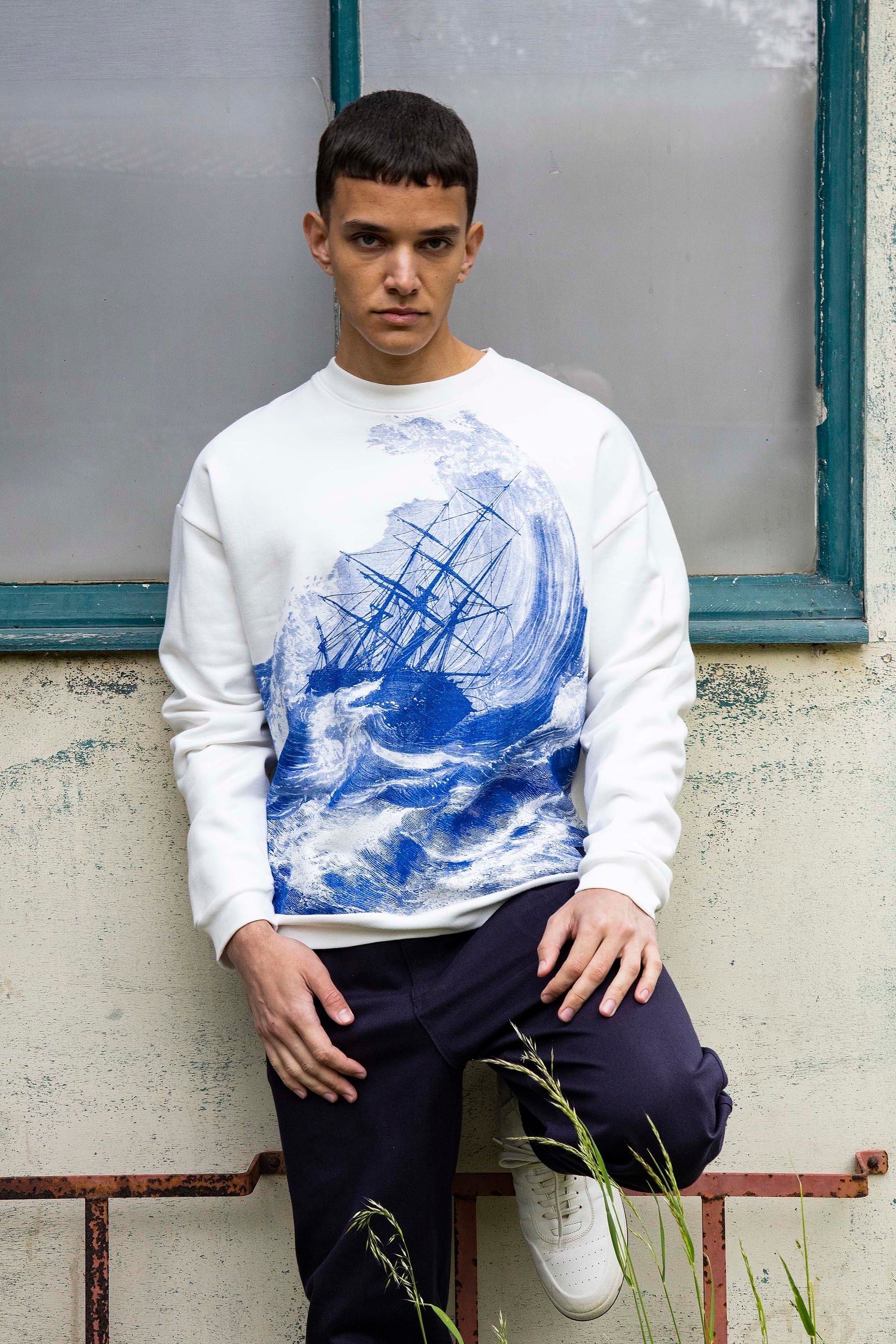 Sweatshirt mit Schiffsdruck während des Sturms - Misericordia