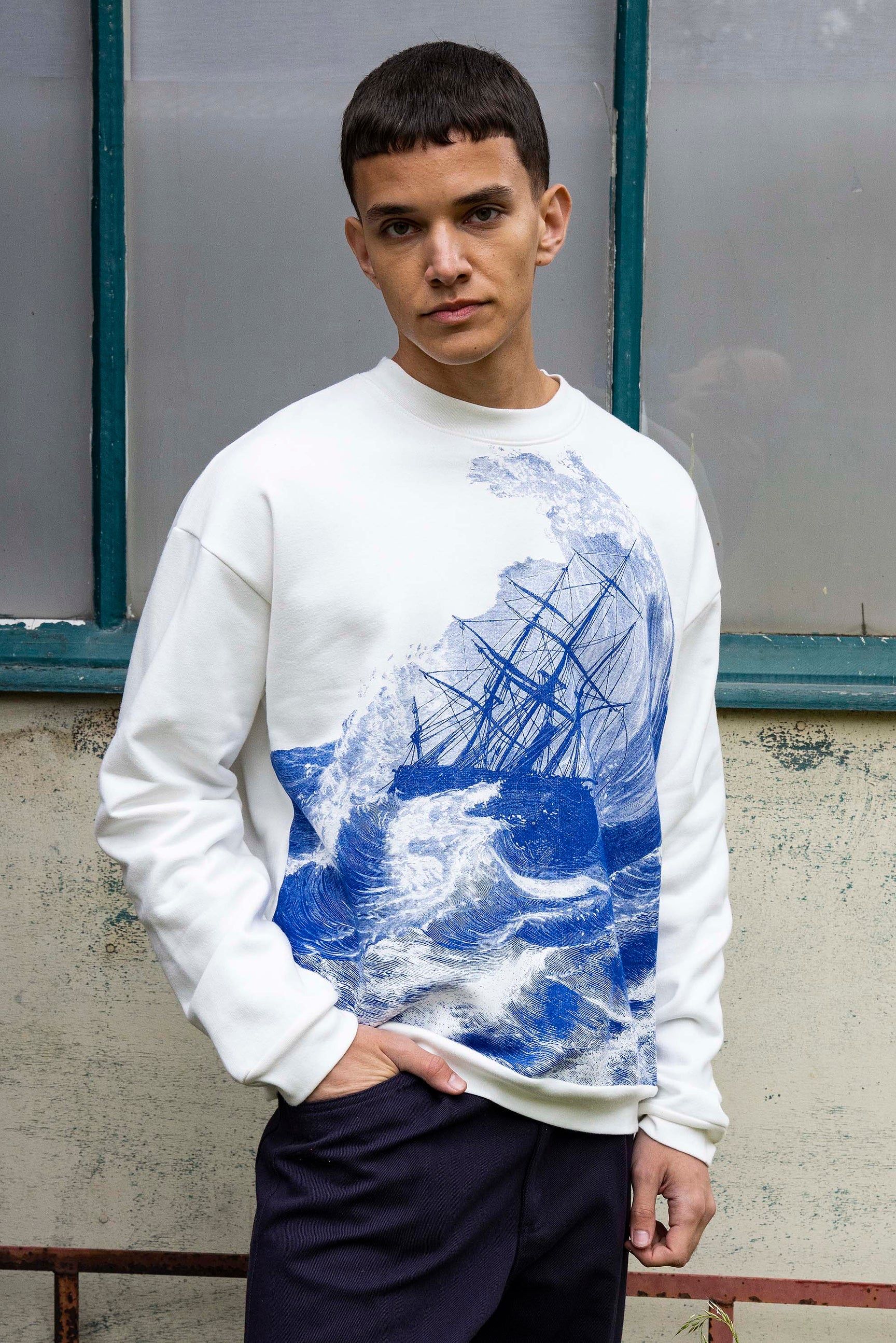Sweatshirt mit Schiffsdruck während des Sturms - Misericordia