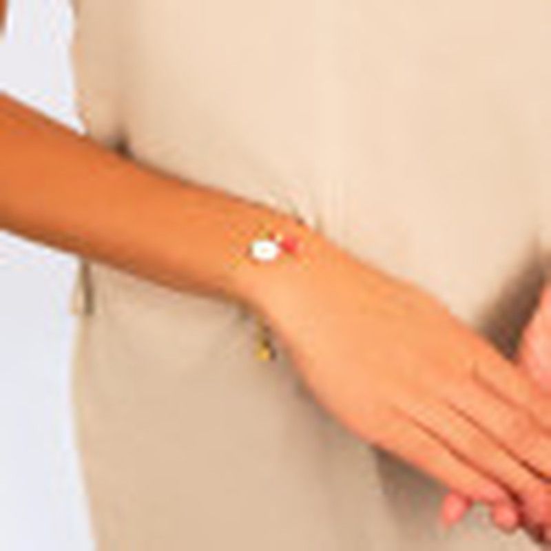 Bracelet charms le petit chaperon rouge et marguerite - N2
