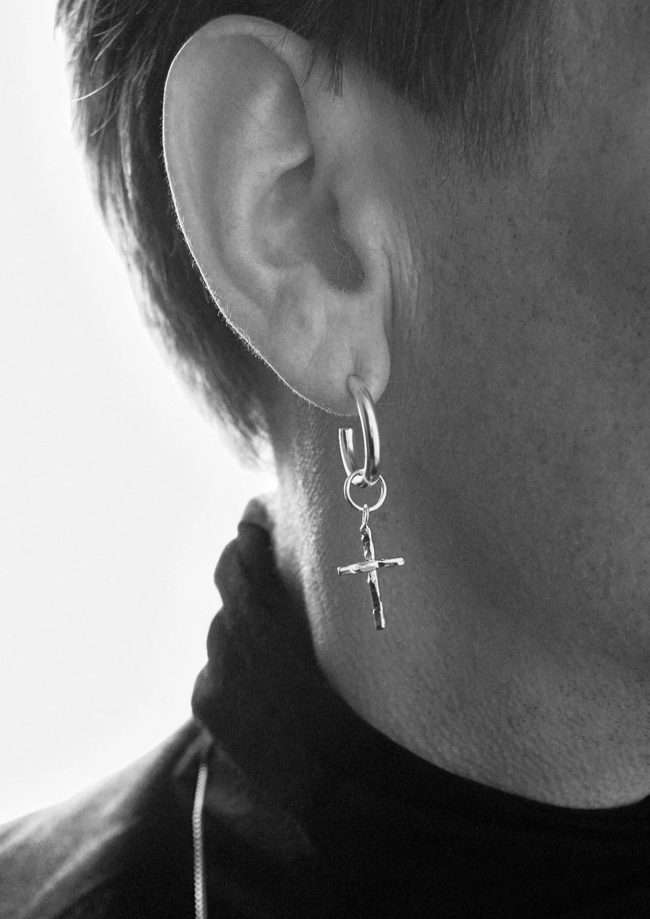 Boucle d'oreille croix - NO MORE