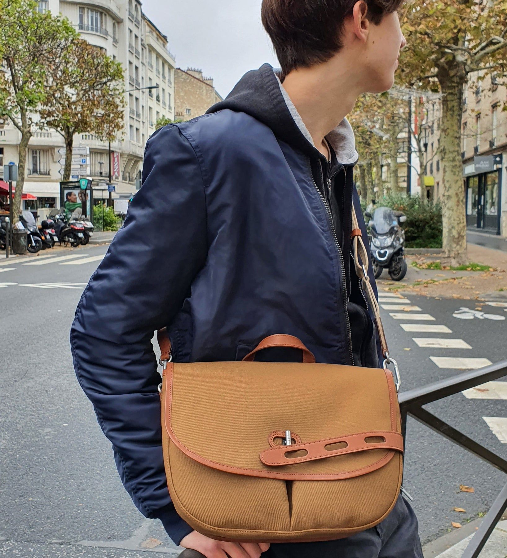 Double Twill Messenger Bag M - Thyrs