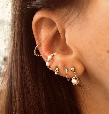 Swan cultured pearls stud earrings