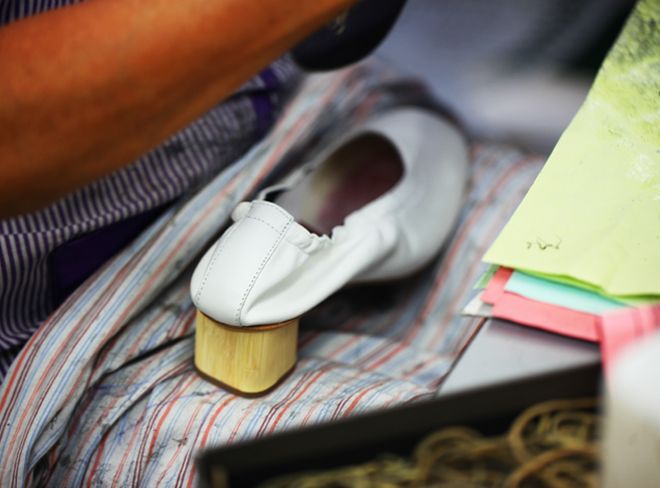 dans les coulisses de la mode reportage made in france chez robert clergerie 1