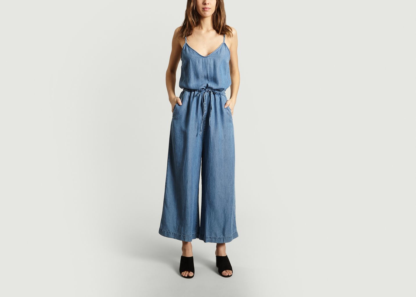 jumpsuit closed