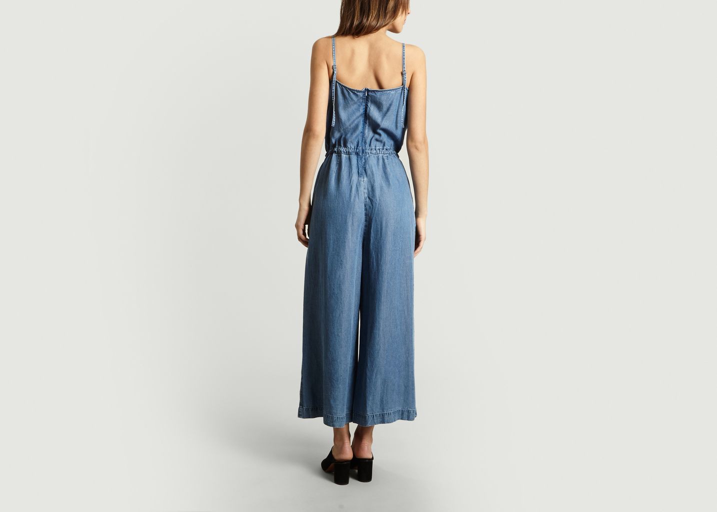 jumpsuit closed