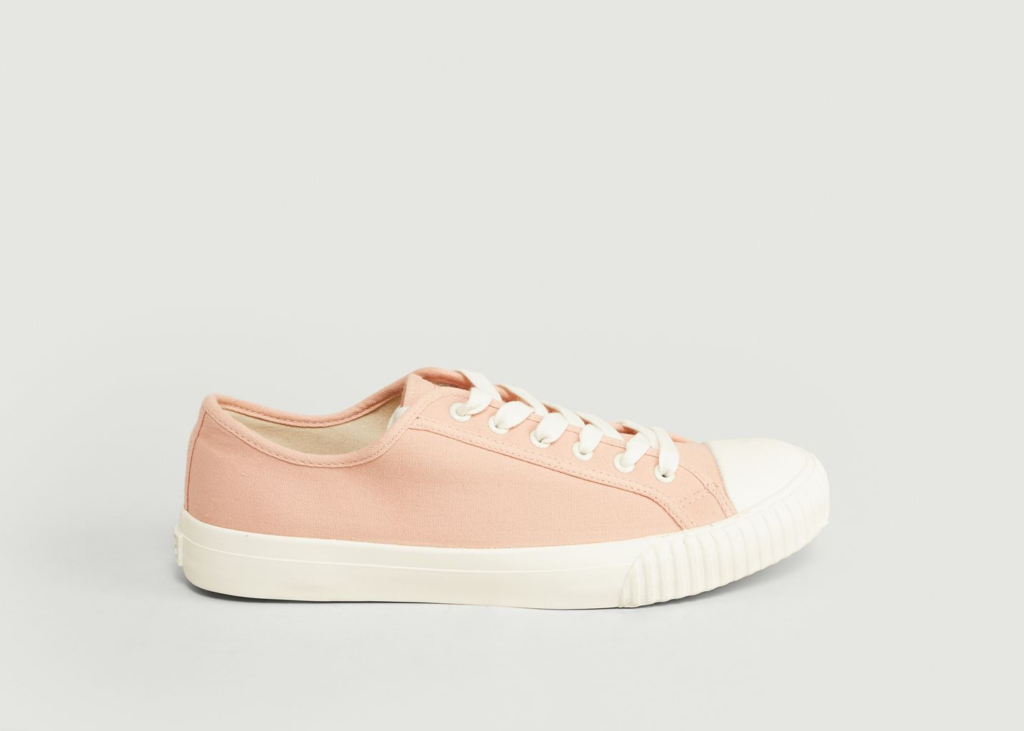bata floral sneakers