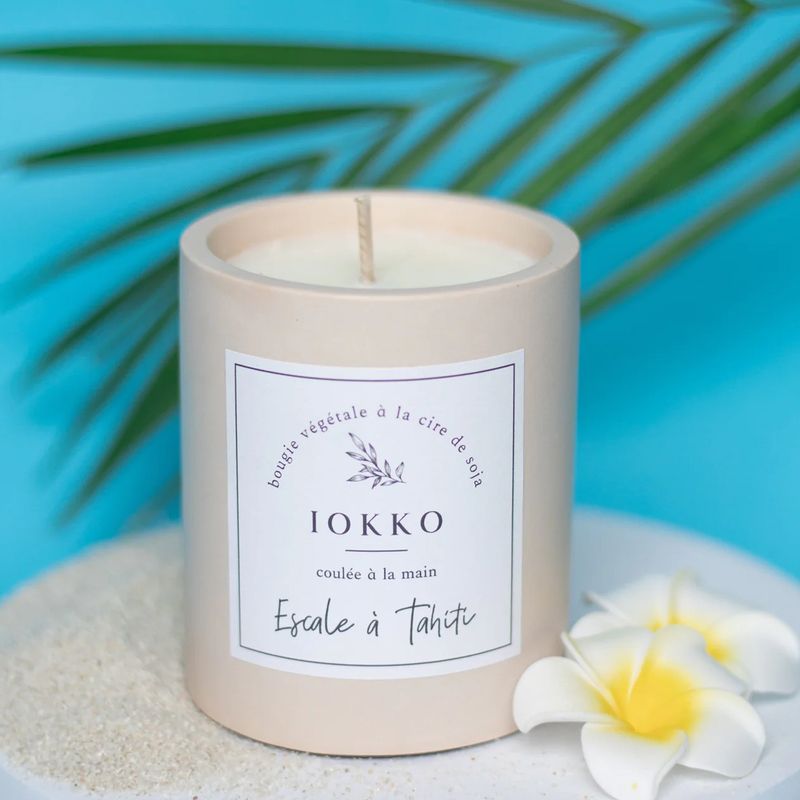 Signature candle stopover in Tahiti - Iokko