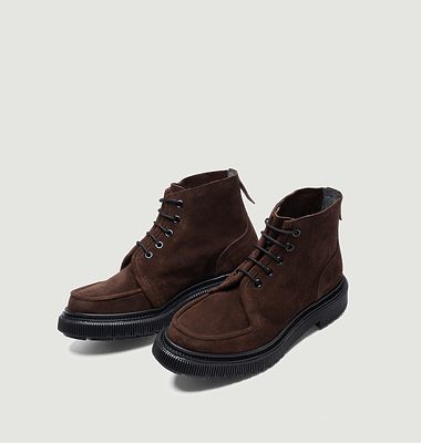 Type 164 boots