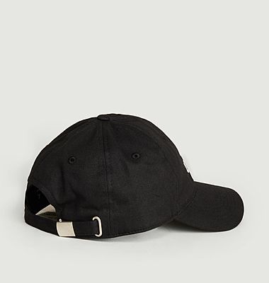 Embroidered cap 