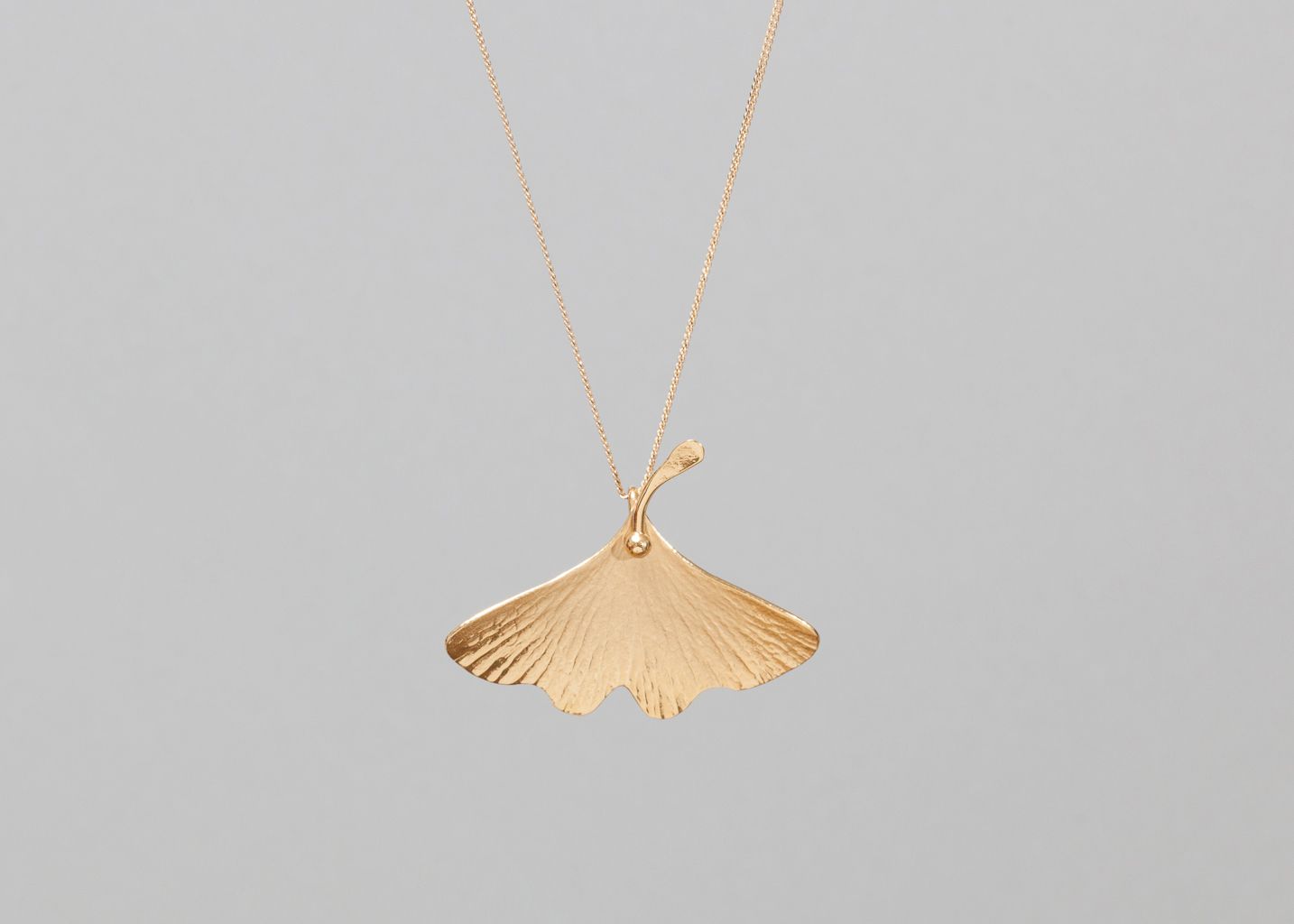 Ginkgo Pendent Ambre & Louise Brass L'Exception
