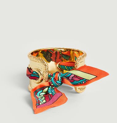 Gold plated cuff bracelet and silk Queen Grigri