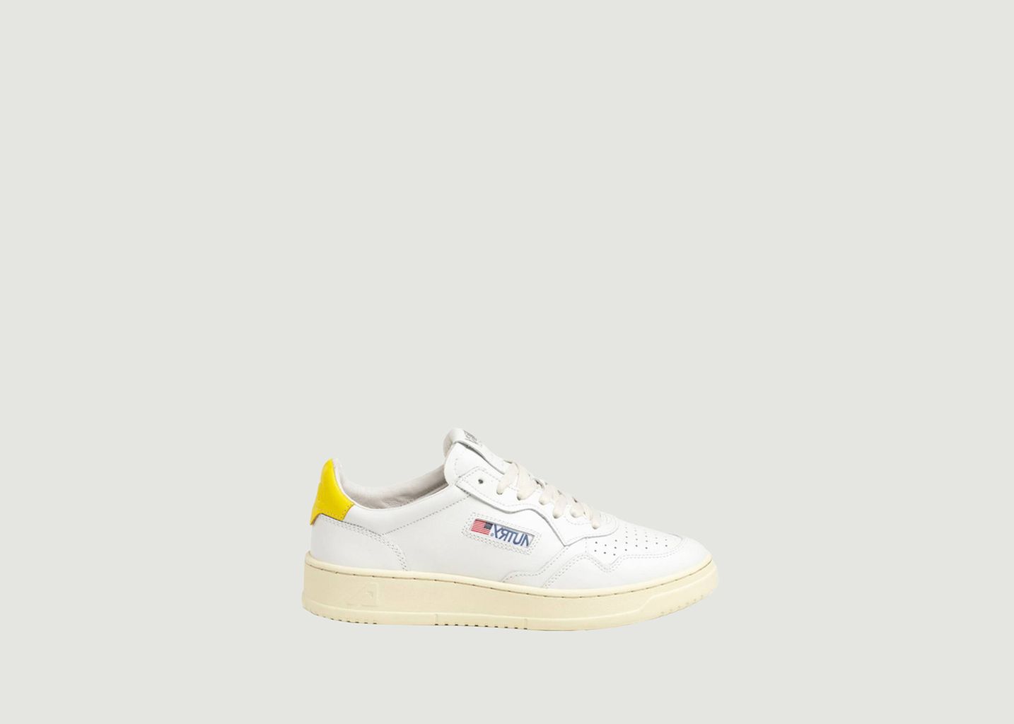 Medalist Low sneakers in white and yellow leather - AUTRY