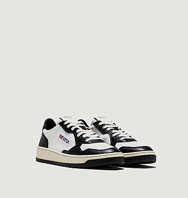 Medalist Low sneakers in white and black leather