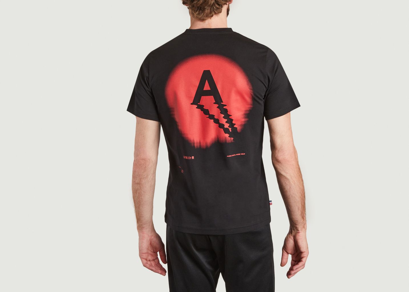 T-Shirt Source Black Shadow - AVNIER