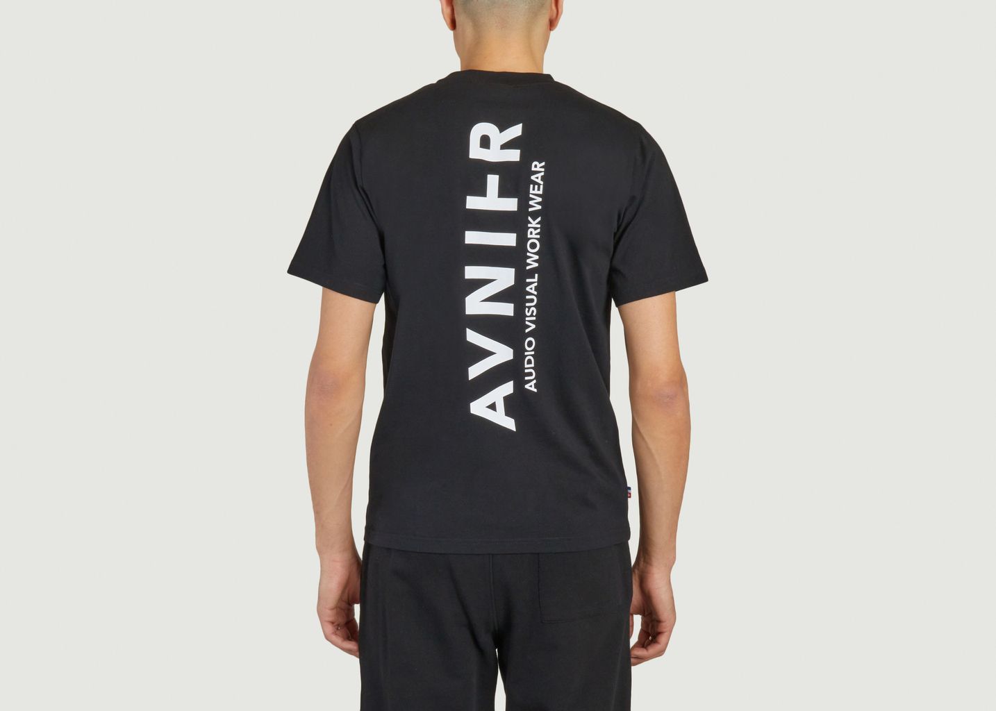 T-Shirt Source Vertical  - AVNIER