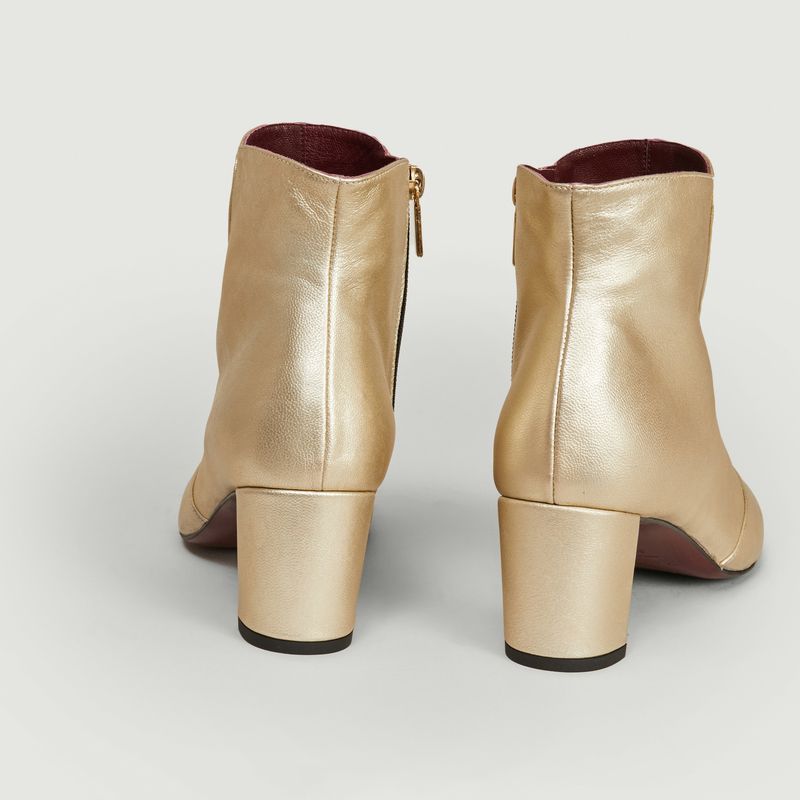 avril gau boots