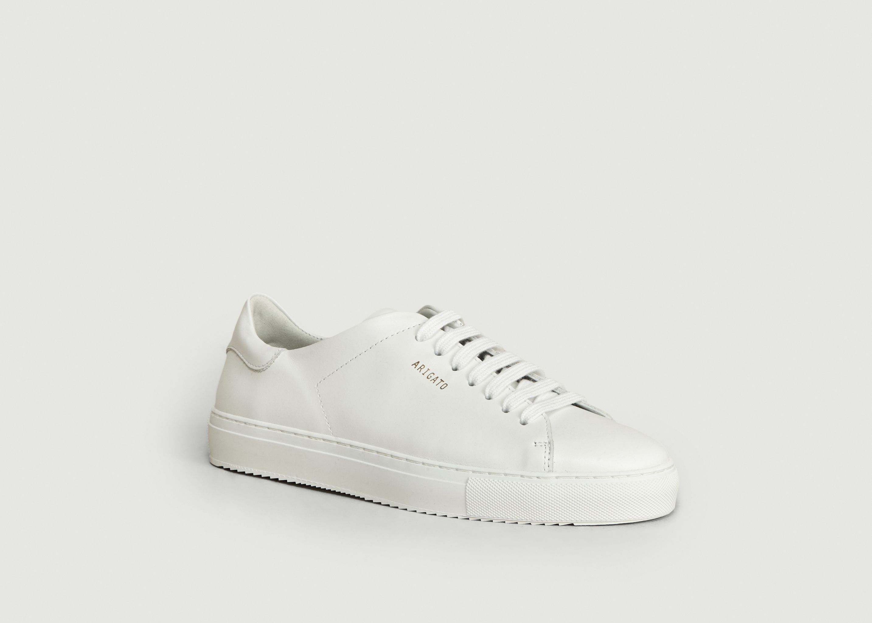axel arigato white sneakers