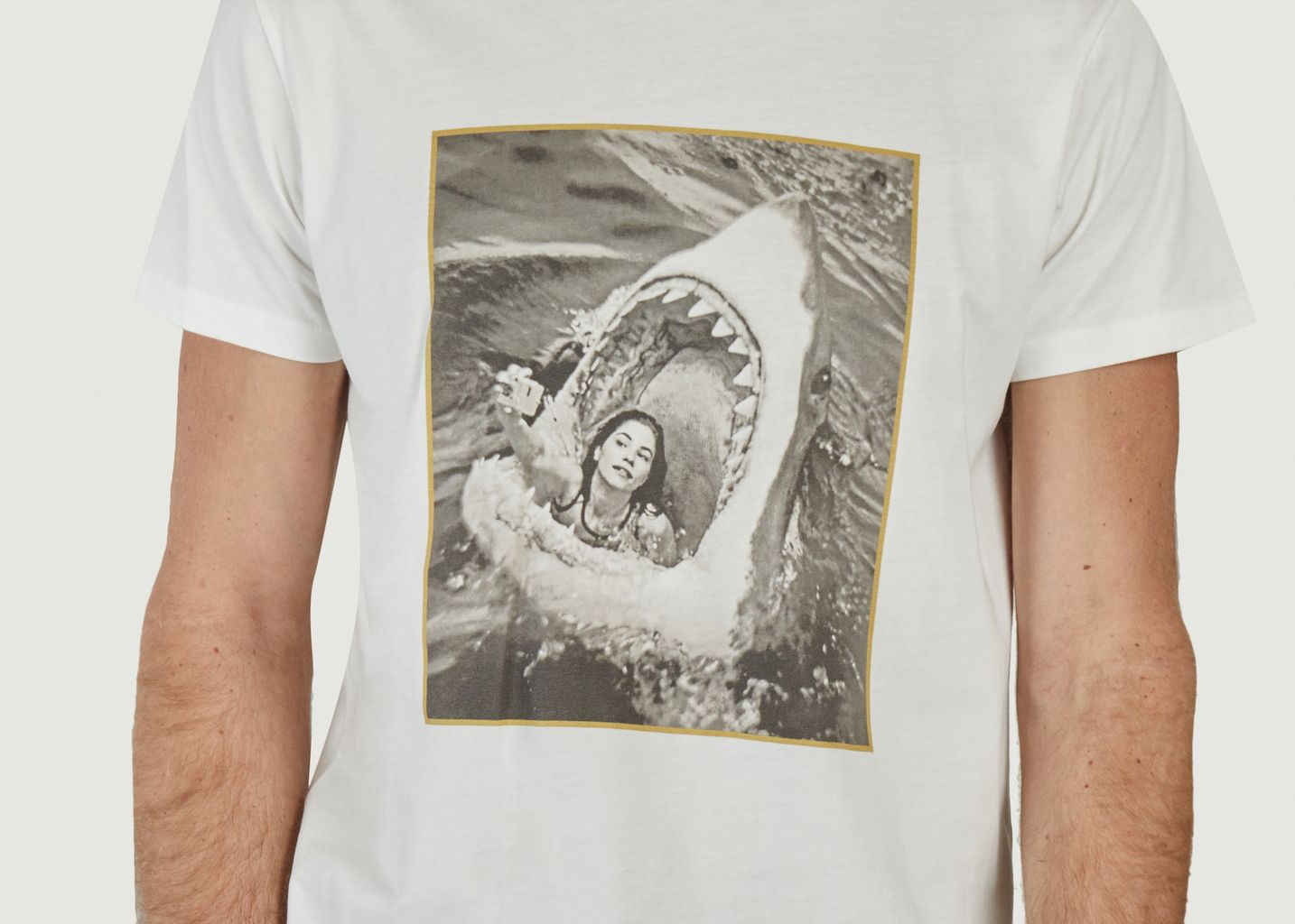 Selphie T-shirt - Bask in the Sun