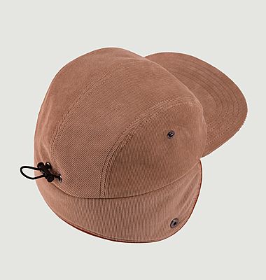 Snapback cap with lapel