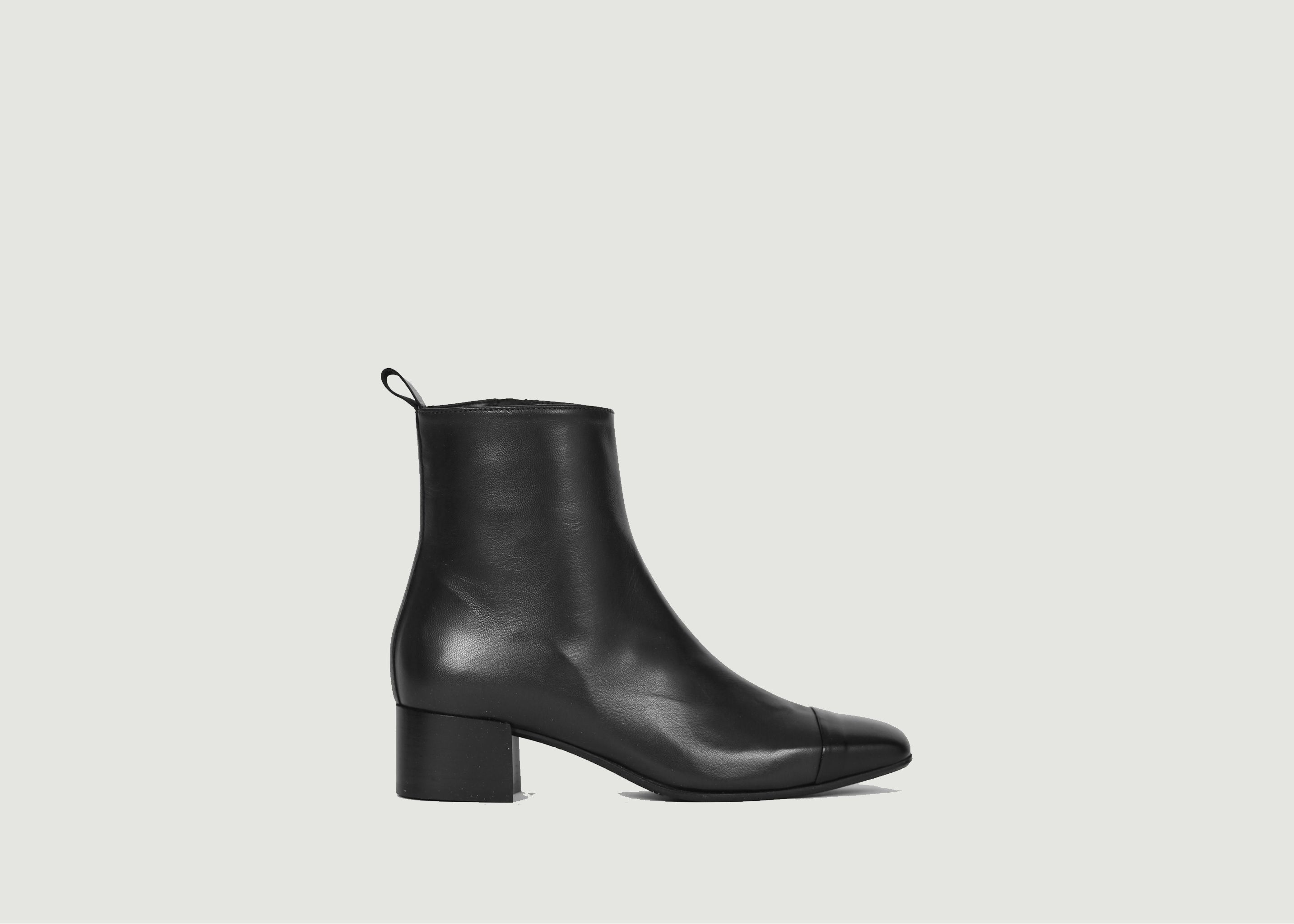 ESTIME black patent leather ankle boots