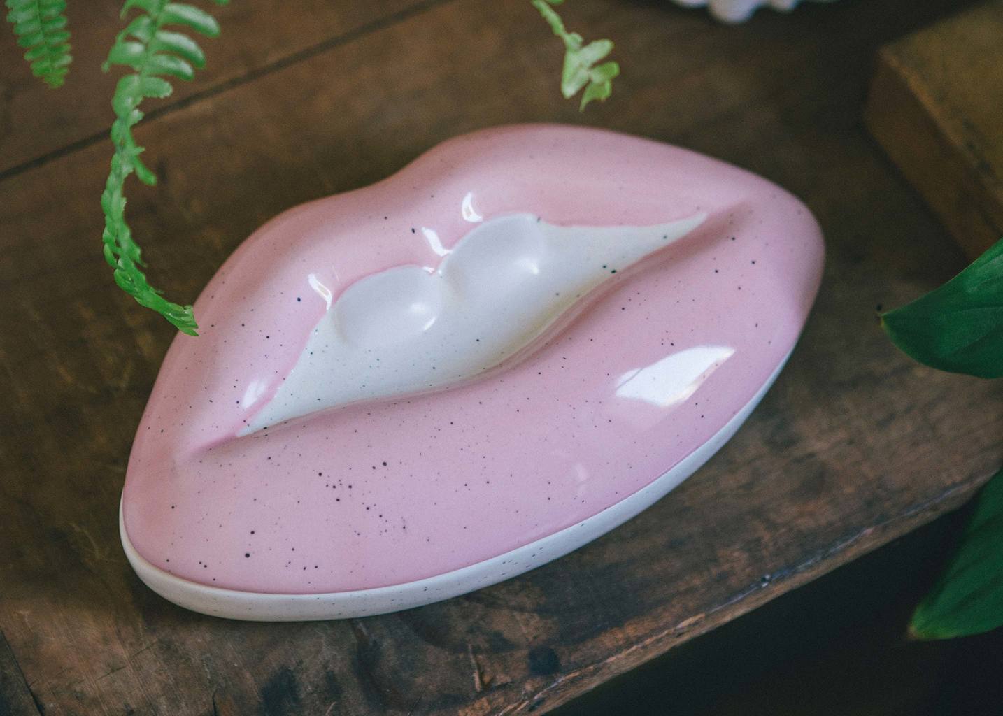 Mouth Ceramic Dish - Doiy