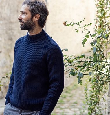 James stand-up collar sweater