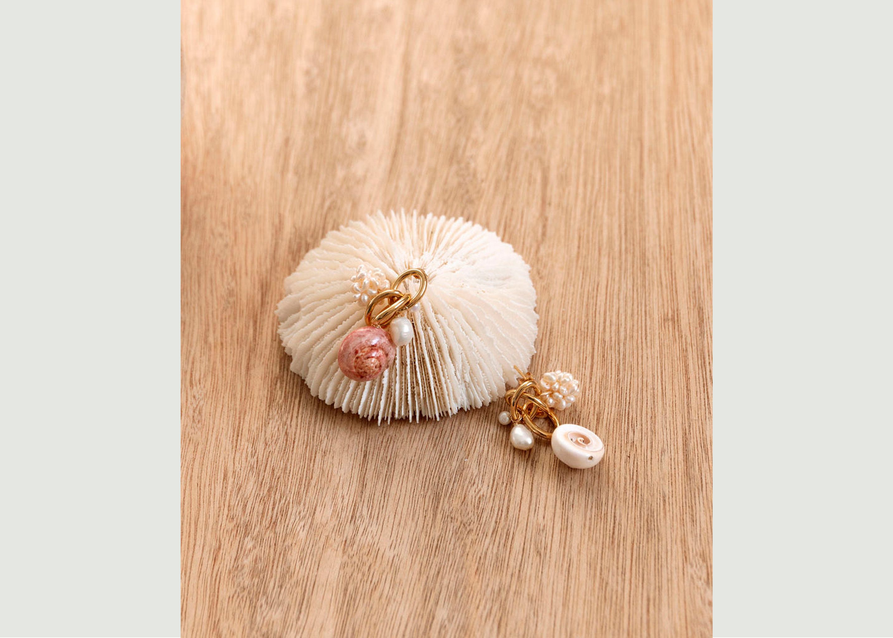 Ali shell and pearl drop earrings - Gisel B.