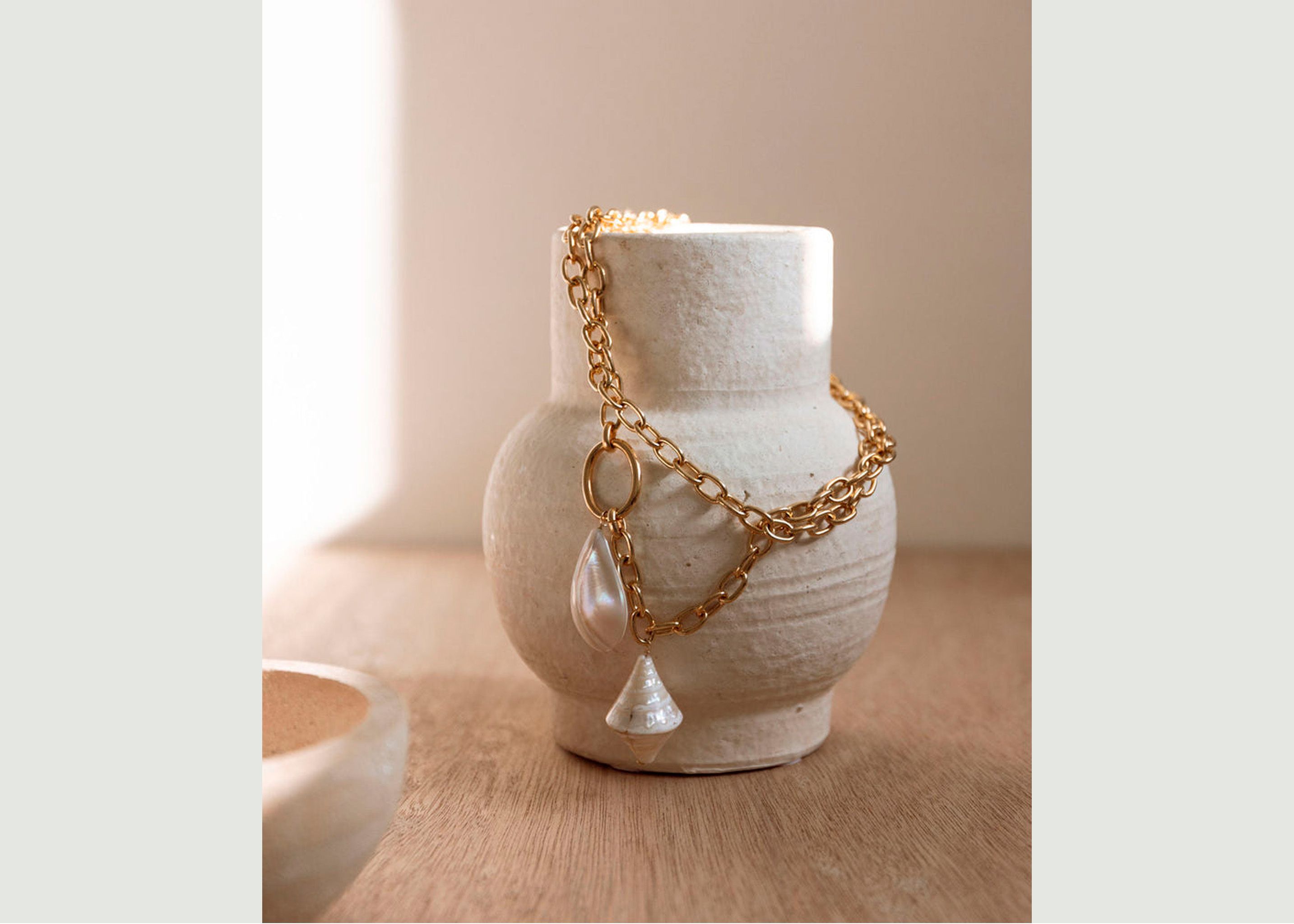 Collier chaîne double avec coquillage et perle de culture Lexie - Gisel B.