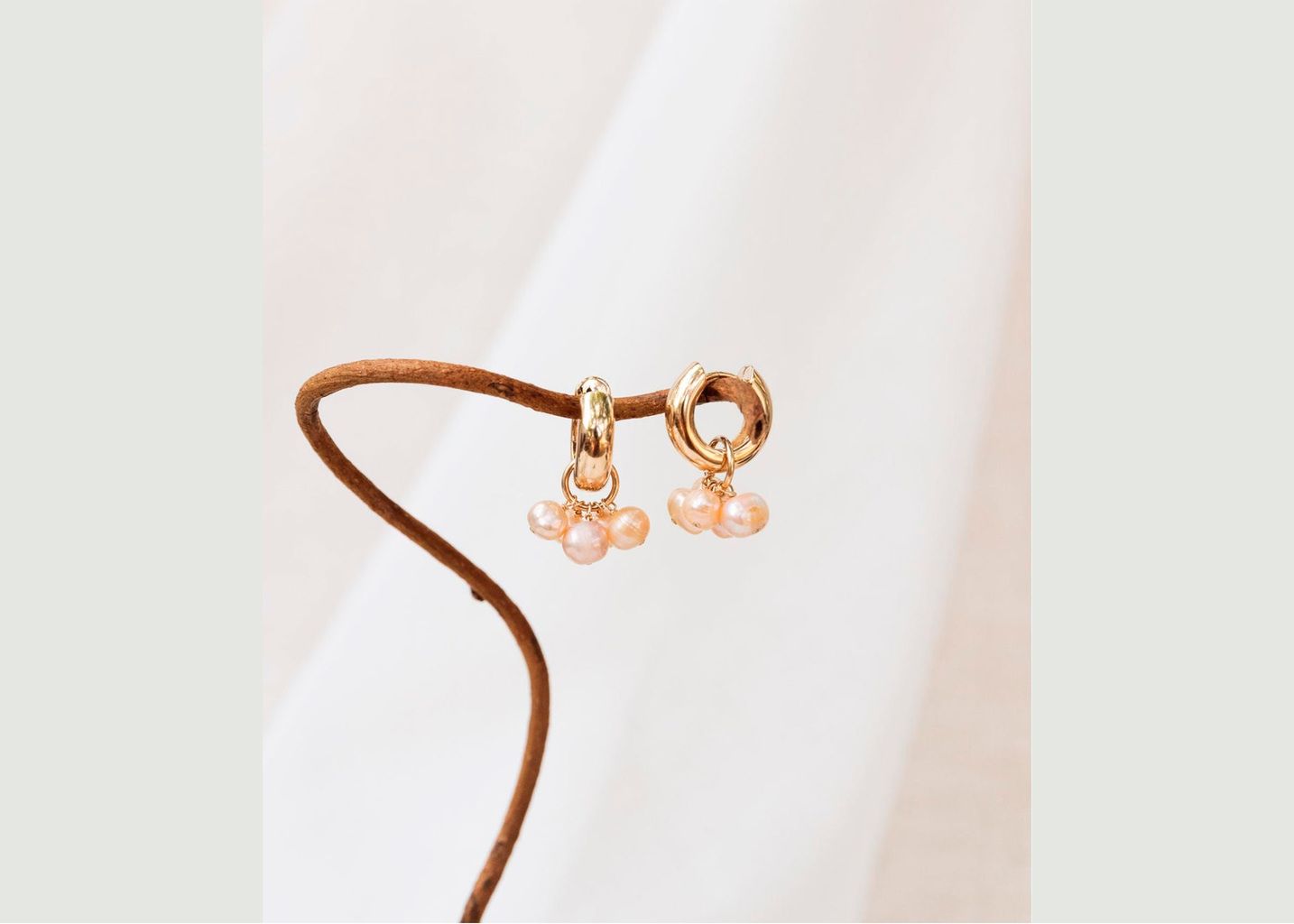 Boucles d'oreilles créoles avec pampille perles Rosie - Gisel B.