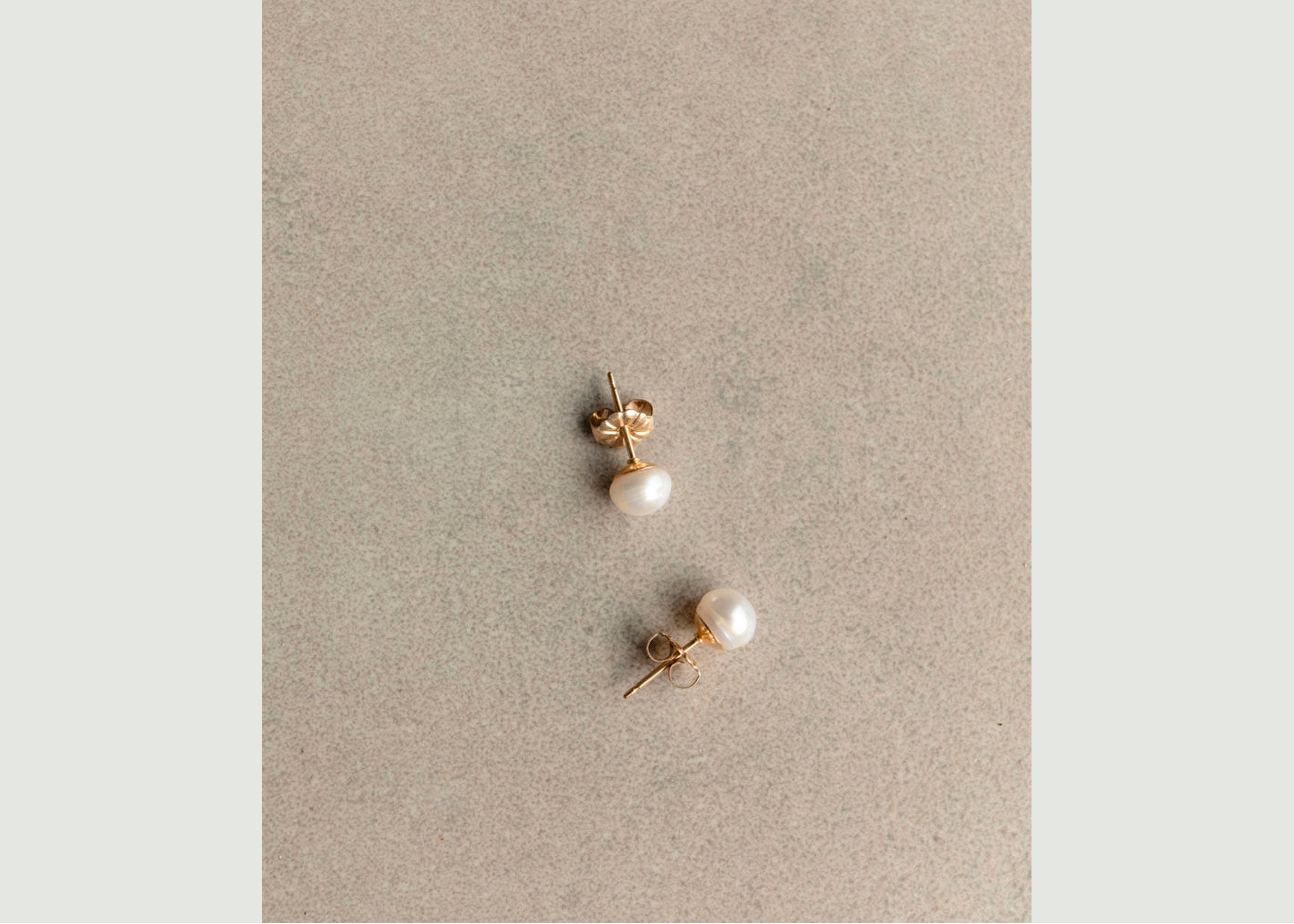Boucles d'oreilles puces avec perle Charly - Gisel B.