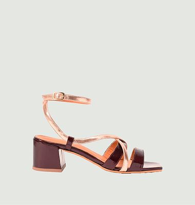 Square-heeled sandals with straps