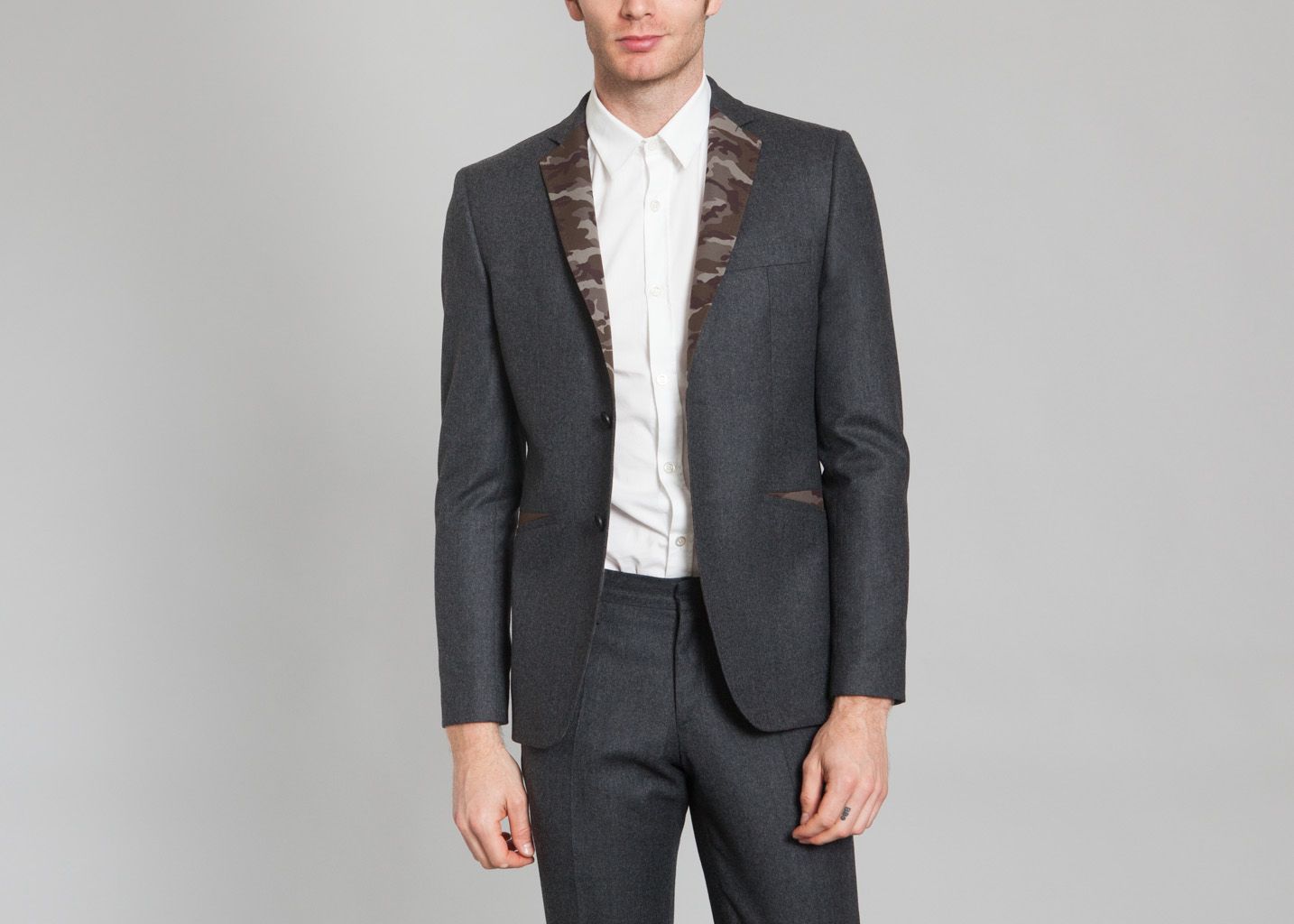 Glamorous Suit - Jean-Paul Loyson