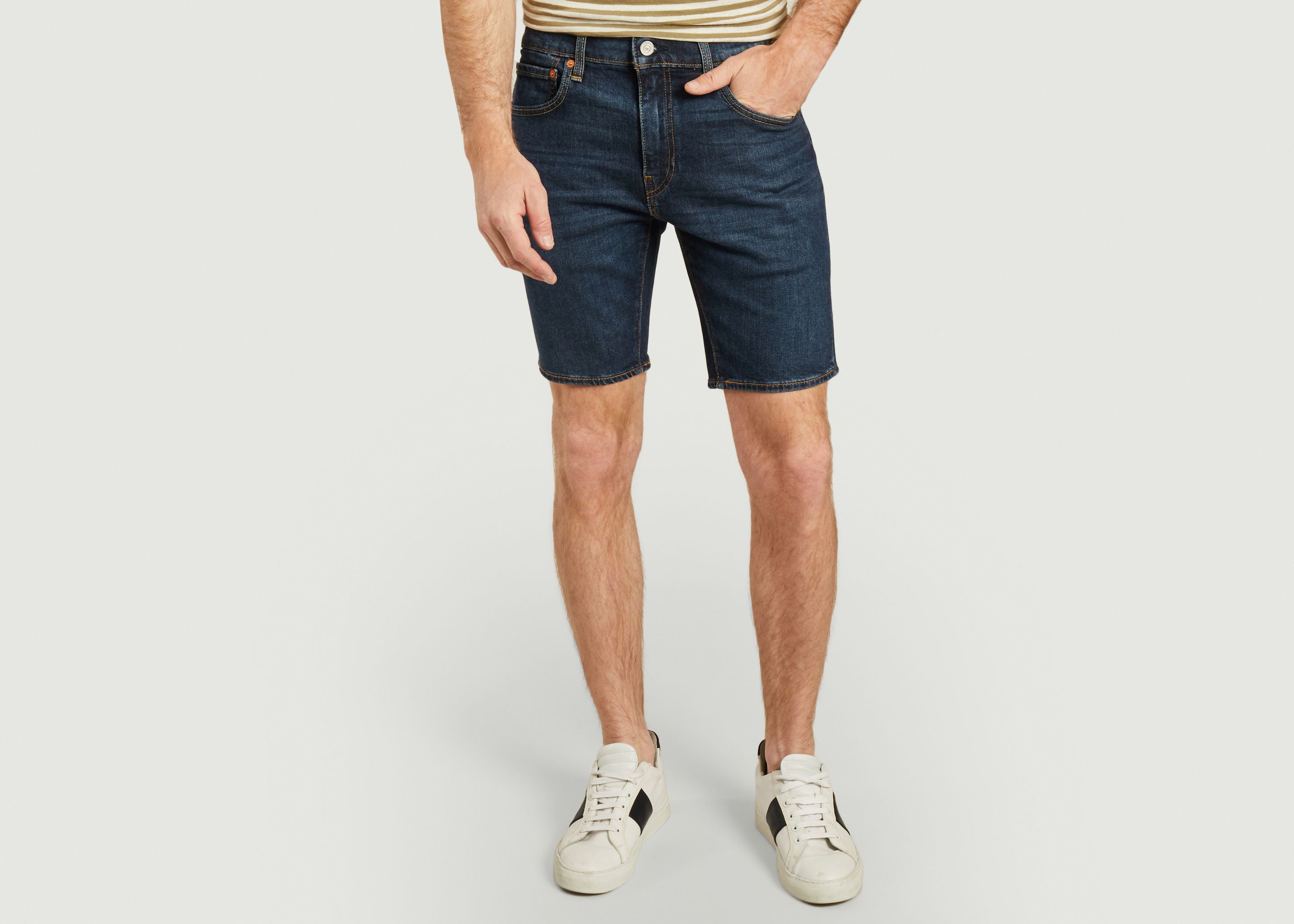 levi's dark wash shorts