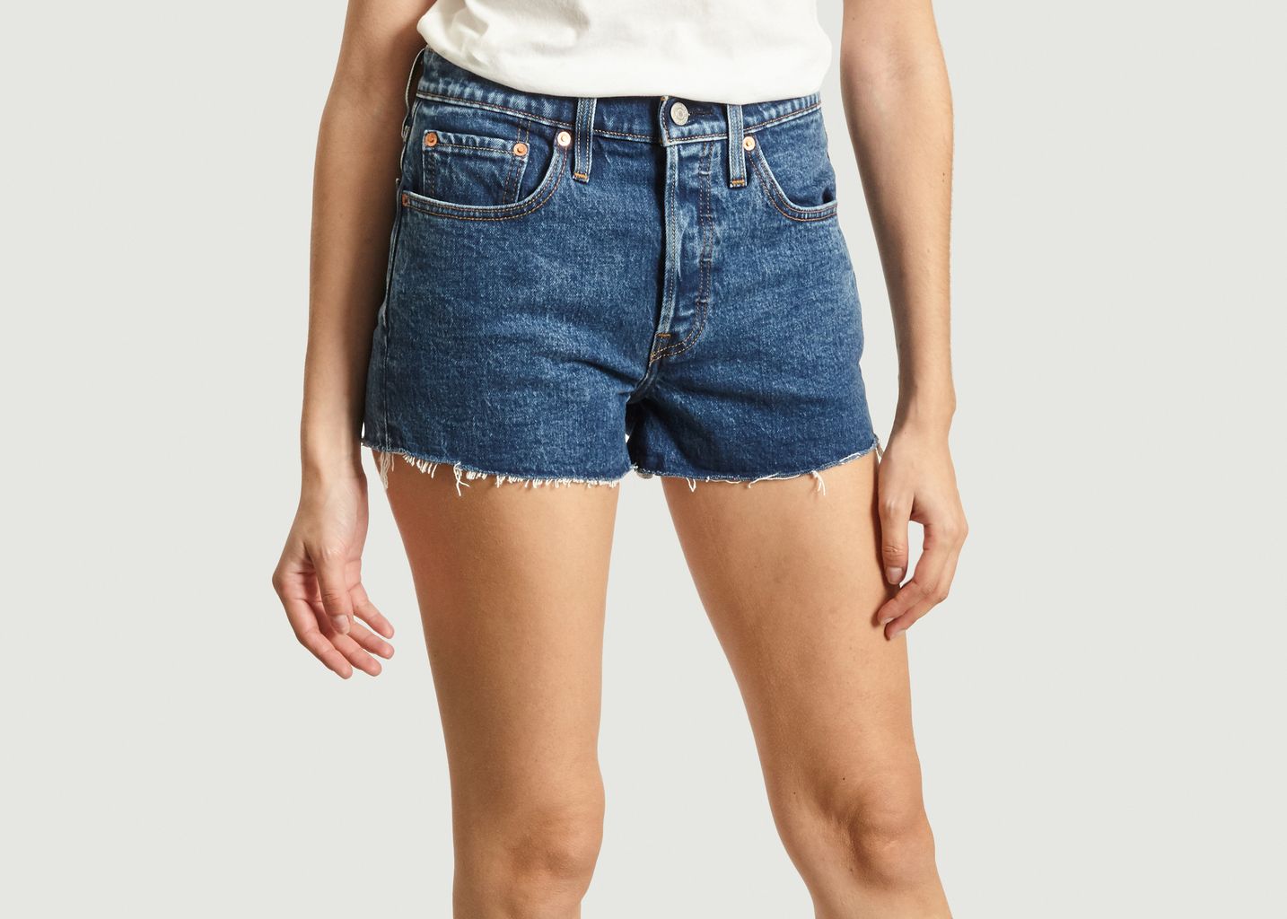 what stores sell levi shorts