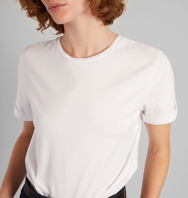 T-Shirt mit hochgekrempelten Ärmeln und Stickerei