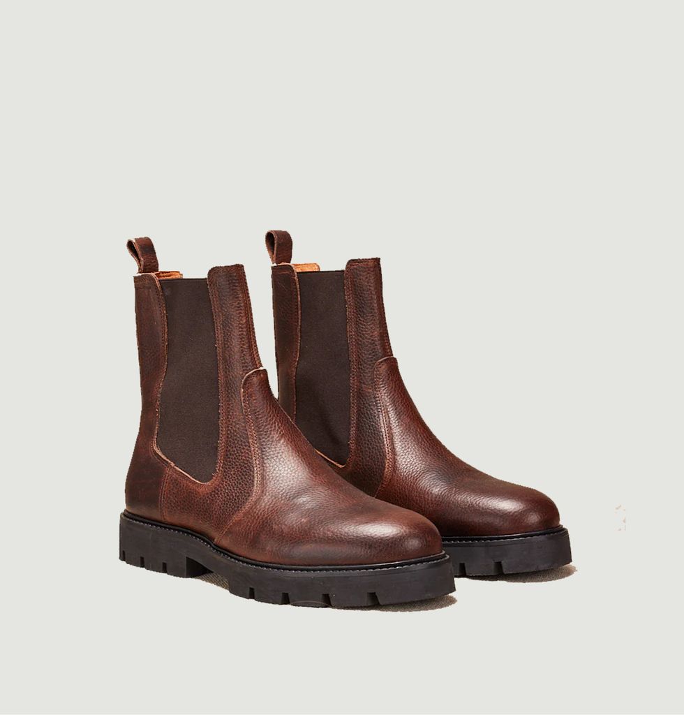 Chelsea boots in grained pull up leather Raoul Brown M.Moustache