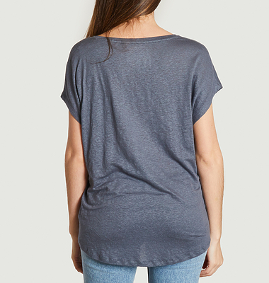 V-neck T-shirt