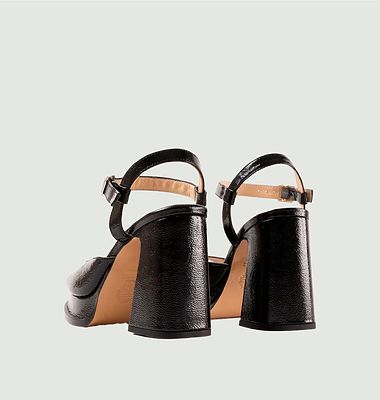Heeled platform sandals in crinkled patent leather Gracia