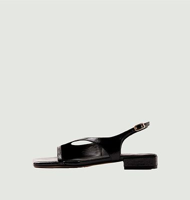 Flat sandals in crinkled patent leather Lisa