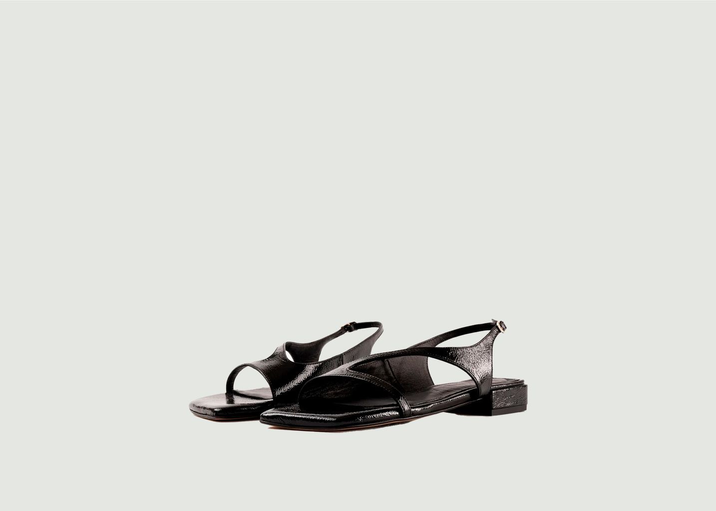 Flache Sandalen in Crinkled-Patent-Leder Lisa - Souliers Martinez